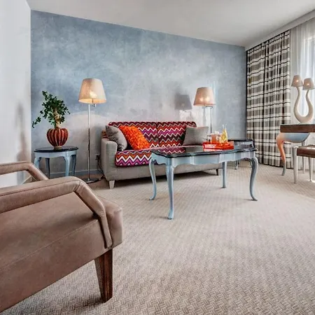 Eden Roc - The Leading Of The World Hotell