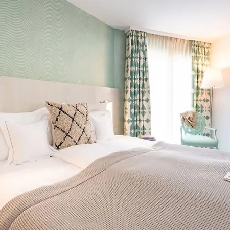 מלון Eden Roc - The Leading Of The World 5*