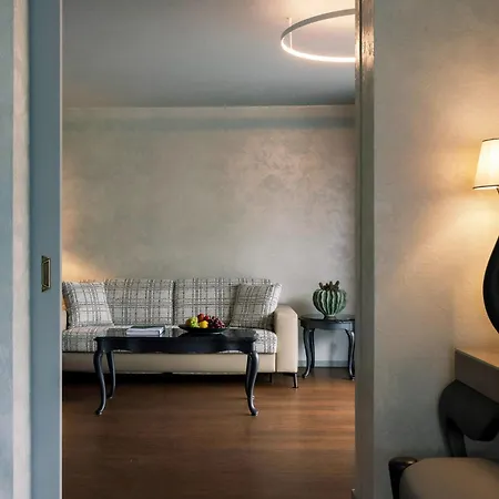 מלון Eden Roc - The Leading Of The World 5*
